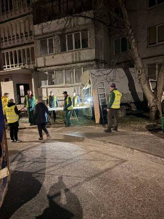 Новини Харкова: ліквідація наслідків удару дрона в 9-поверхівку
